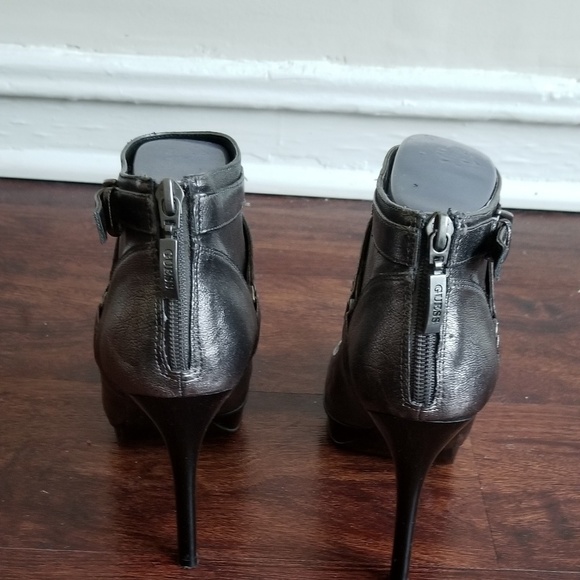 Guess Shoes - Picture 3 of 3